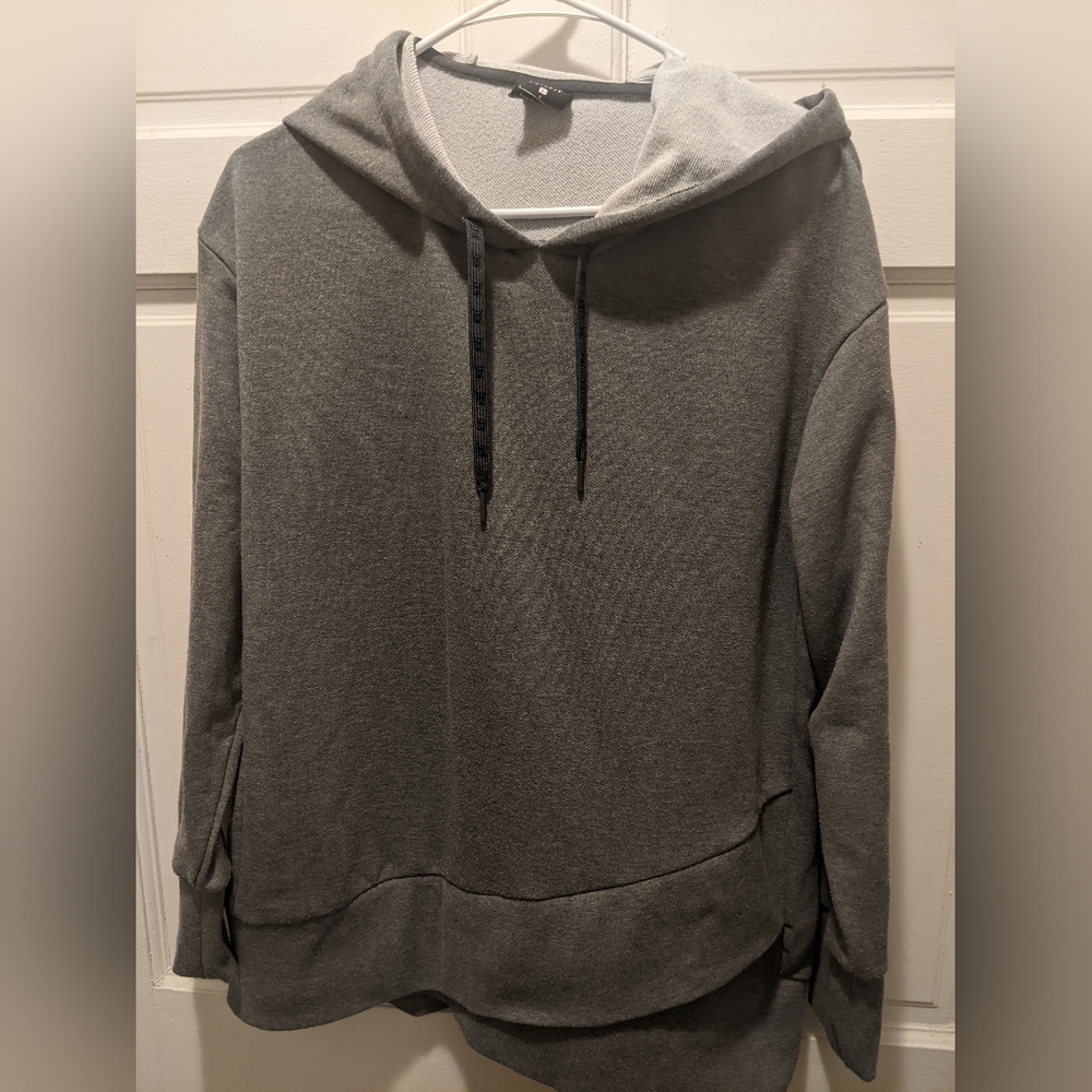 Nike Men's Grey Dri-Fit Layered Hem Hoodie (L)